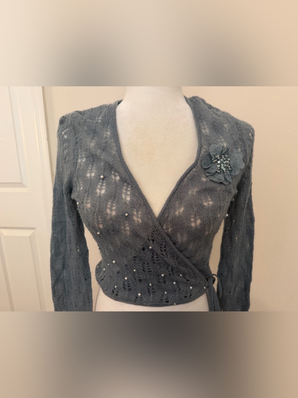 Vintage Betsey Johnson Blue Pointelle Cropped Wrap Sweater Top Sz S Embellished - Picture 5 of 7